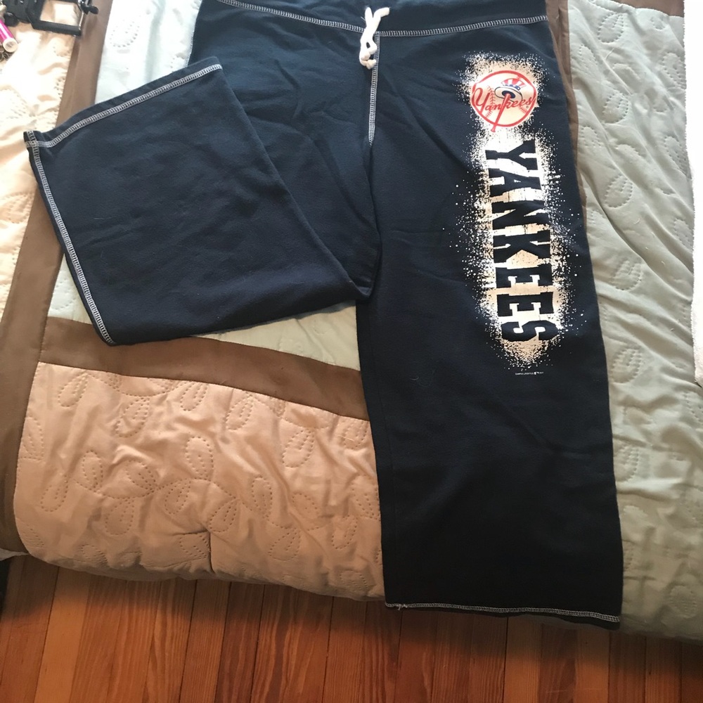 Authentic Yankees set - Picture 3 of 6